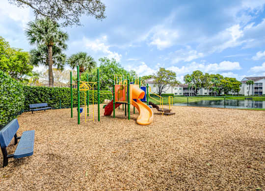 Sole at Sunrise apartments in Sunrise, FL photo of playground