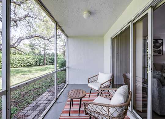 Sole at Sunrise apartments in Sunrise, FL photo of patio