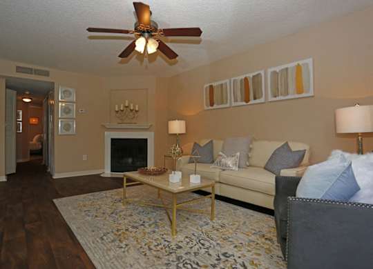 Stonegate Apartments in Palm Harbor, FL photo of living room