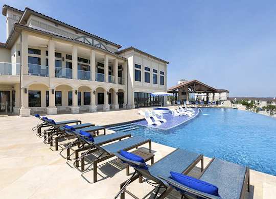 breathtaking infinity pool