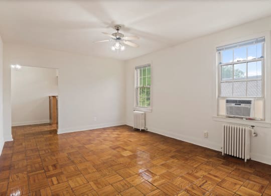 Living and dining at Park Crest Apartments, Washington, DC 20007