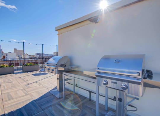 bbq facilities available to guests at the paddock club murfreesboro luxury apartment