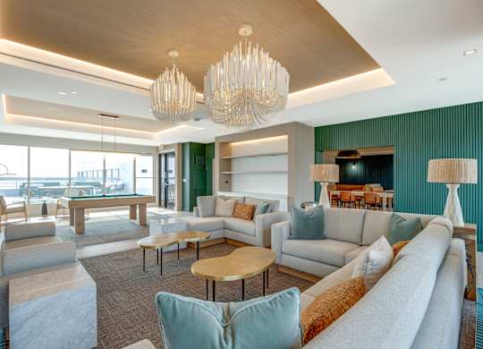 Newly renovated rooftop resident lounge at Lenox Club Apartments in National Landing, VA 22202