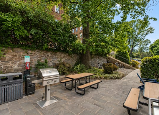 Park Crest Apartments Terrace with Grills and Picnic Tables