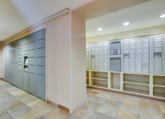 Package lockers at Diplomat, Washington