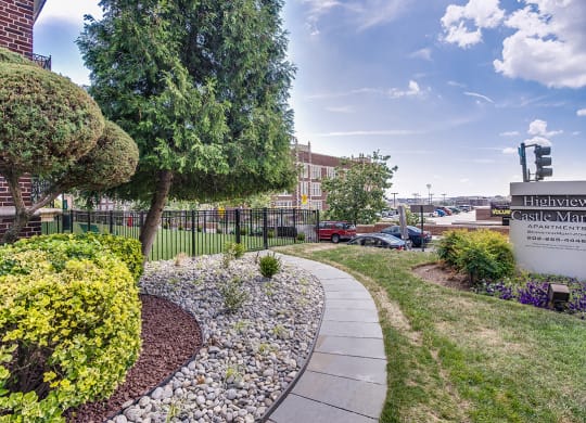 Building exterior at Highview and Castle Manor, Washington
