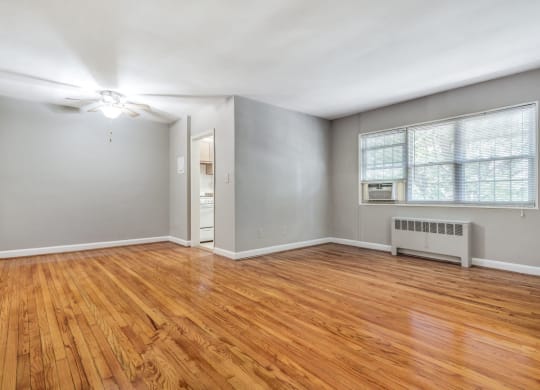 Apartment living and dining area at Mason Hall in Alexandria, VA 22314