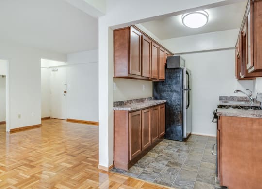 One-bedroom kitchen and living