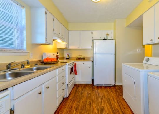 Maplewood Pointe Kitchen