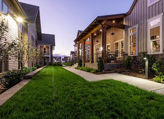 Courtyard With Green Space at Retreat at Ironhorse, Franklin, TN