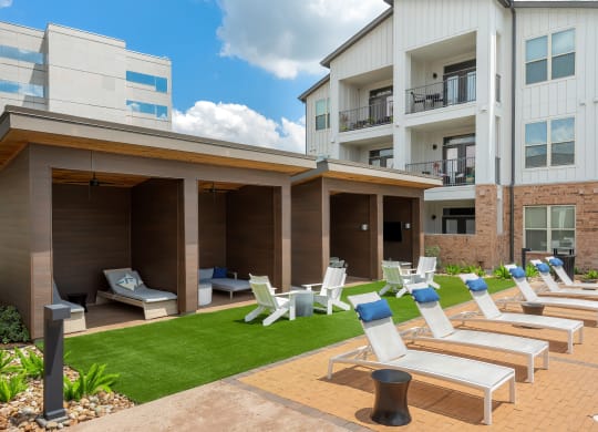 The Atwater Apartments Outdoor Lounge Area