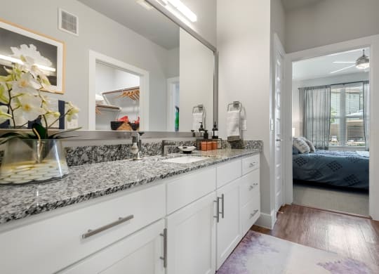 The Atwater Apartments Bathroom