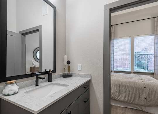 Grayson Heights Apartment Bathroom