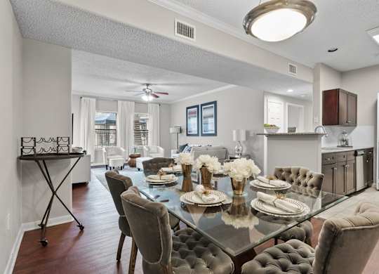 Open concept dining area and living space at Melia Medical Center Apartments, Houston, 77054
