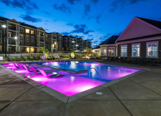 Outdoor Swimming Pool at Abberly at Southpoint Apartment Homes, Fredericksburg