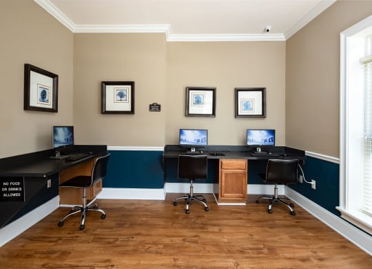 Business Center with Computers at Abberly Woods Apartment Homes, Charlotte, 28216