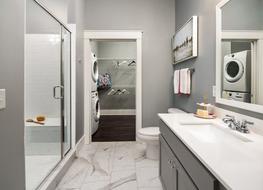Luxurious Bathroom at Abberly Onyx Apartment Homes, Decatur