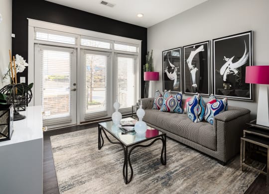 Living Room at Abberly Onyx Apartment Homes, Decatur, GA
