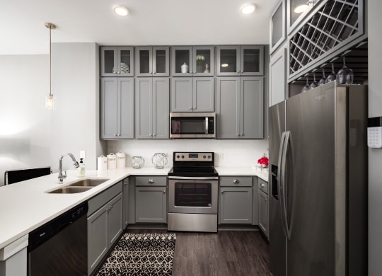 Fully Equipped Kitchen at Abberly Onyx Apartment Homes, Georgia, 30033