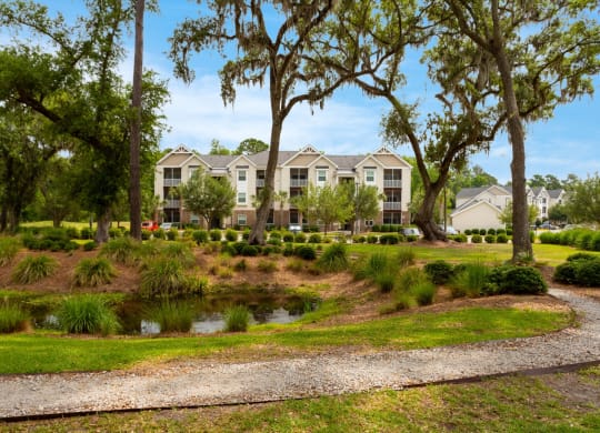 Exterior View of Abberly Pointe Apartments