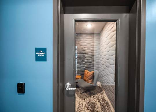 A doorway with a sign that says