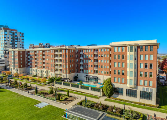 Highpoint on Columbus Commons Luxury Apartments on High Street