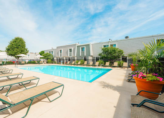 our apartments have a swimming pool and lounge chairs