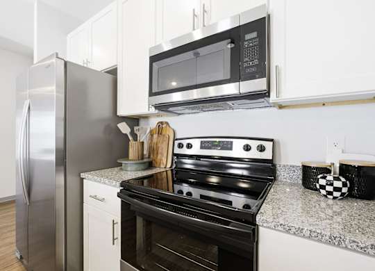 Stainless Steel Appliances at The Retreat at Marysville Apartments in Marysville, OH