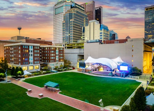 Highpoint on Columbus Commons Luxury Apartments in Downtown Columbus