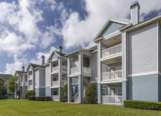 landings at lake gray - exterior