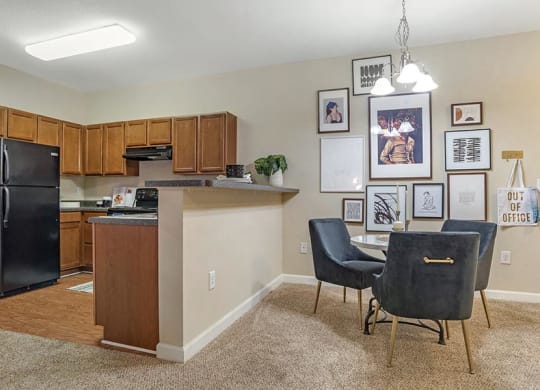 oak 2x2 model kitchen dining