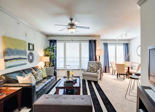 Travis - 2x2 1296 - Living Room B
