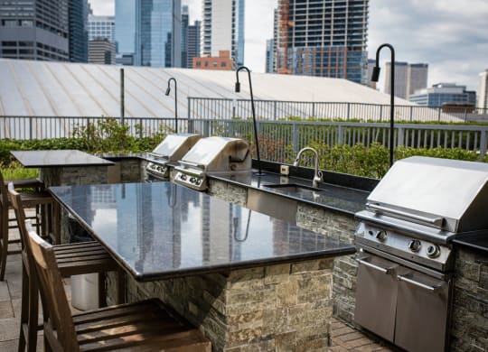 Outdoor kitchen at Kingsbury Plaza, Illinois