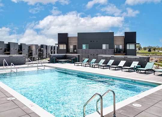 Rooftop pool at Edge 204 in Omaha, NE