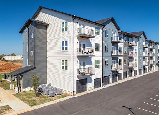 Building Exterior at The Boulevard in Joplin, MO