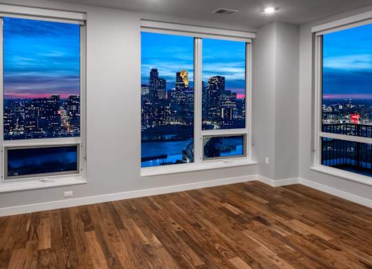 Large Windows at Expo, Minneapolis, 55414