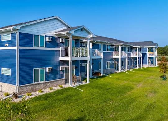 Bay Pointe Exterior