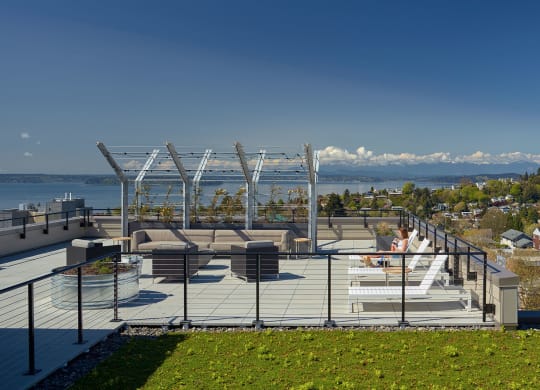 4730 California Apartments Level 8 Outdoor Lounge