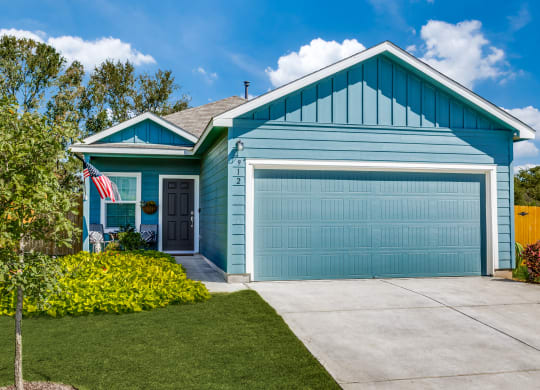 Linea Stillwater Rental Homes Model Home Exterior and Driveway