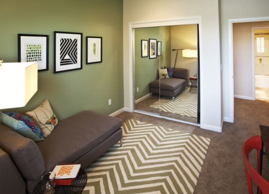 Grandridge Place Apartments Guest Bedroom