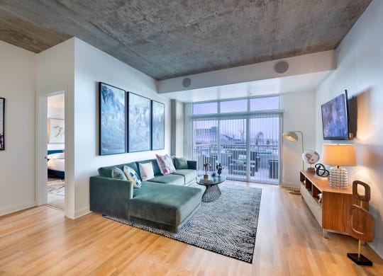 10- to 11-Foot Ceilings