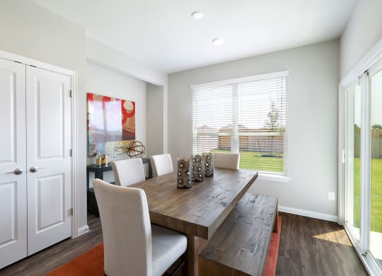 Rivers Edge Apartments Dining Space