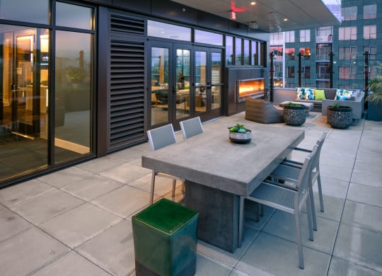 Sky3 Outdoor Dining