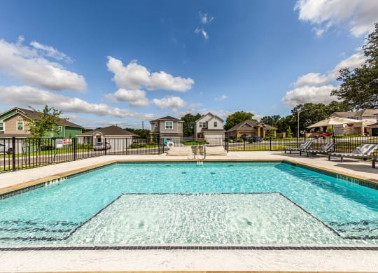 Rivers Edge Apartments Resort-Style Swimming Pool