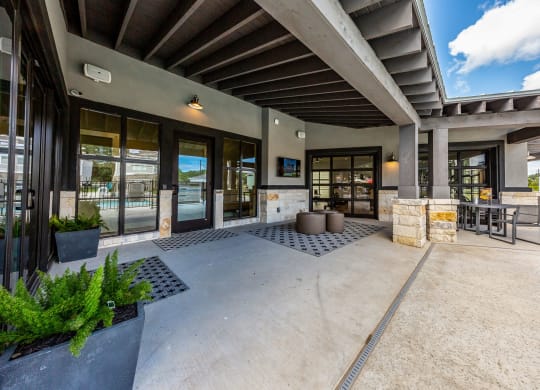 Rivers Edge Apartments Patio Seating with Barbecue Grills