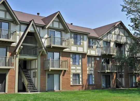 Green Views at The Village Apartments, Wixom, MI