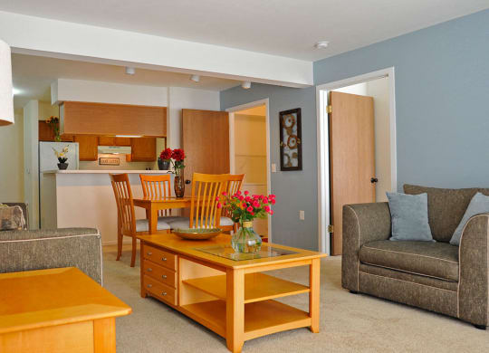 Living Area at The Harbours Apartments, Michigan, 48038