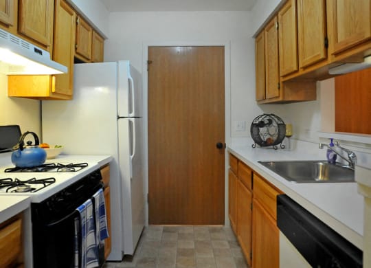 Fully Equipped Kitchen at Westlake Apartments, Michigan