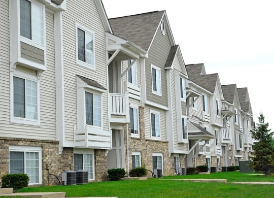 Manicured Lawns at Westlake Apartments, Michigan, 48111