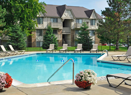 Outdoor Swimming Pool at Rivers Edge Apartments, Waterford